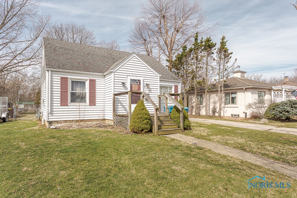 910 Whittlesey Street, Fremont, Ohio image 2