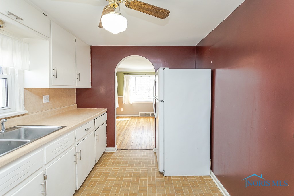 910 Whittlesey Street, Fremont, Ohio image 12