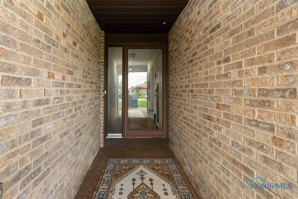 2023 Bluestone Drive, Findlay, Ohio image 2