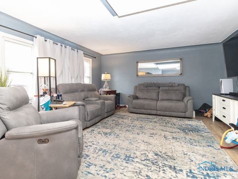 Tiny photo for 4024 Crary Drive, Toledo, OH 43613 (MLS # 6136893)