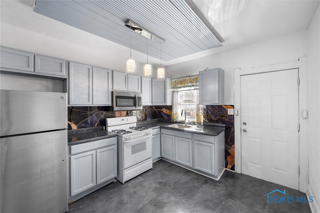 202 Hathaway Street, Toledo, Ohio image 14
