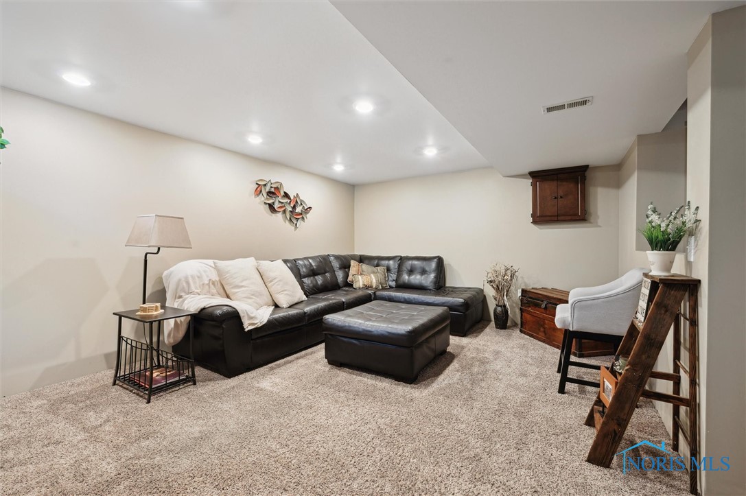 6200 Swiss Garden Road, Toledo, Ohio image 36