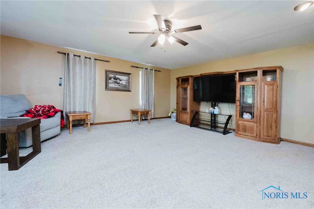 Findlay, Ohio 45840, United States, 3 Bedrooms Bedrooms, ,3 BathroomsBathrooms,Residential,Active,205763