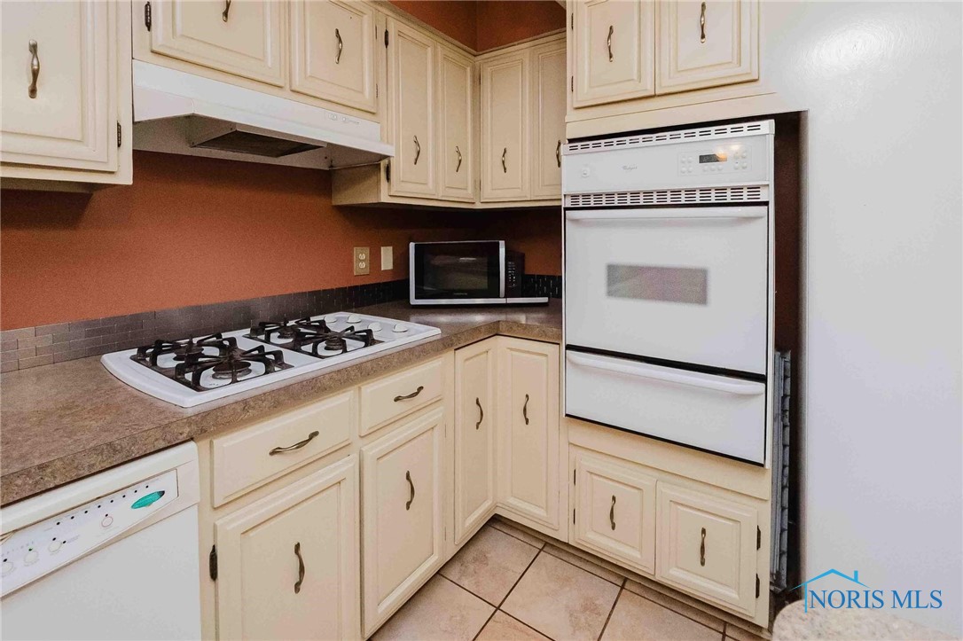 Findlay, Ohio 45840, United States, 3 Bedrooms Bedrooms, ,3 BathroomsBathrooms,Residential,Active,205763