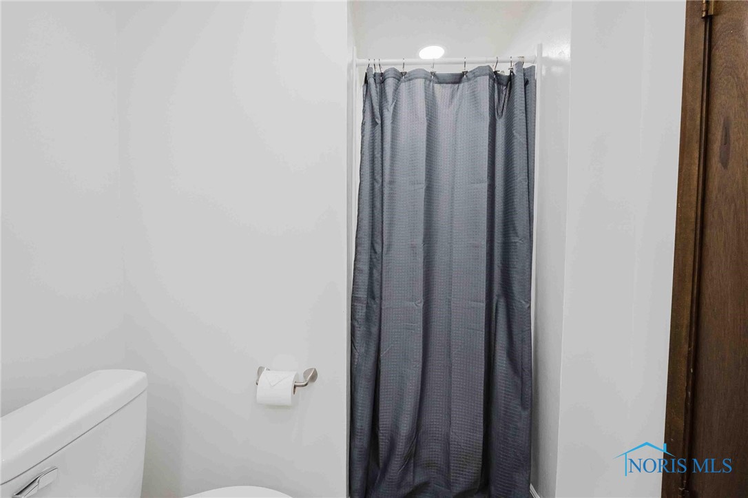 Findlay, Ohio 45840, United States, 3 Bedrooms Bedrooms, ,3 BathroomsBathrooms,Residential,Active,205763