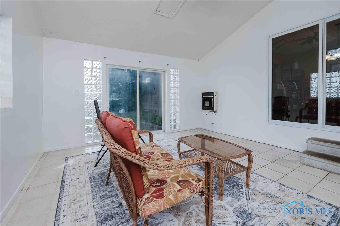 Findlay, Ohio 45840, United States, 3 Bedrooms Bedrooms, ,3 BathroomsBathrooms,Residential,Active,205763