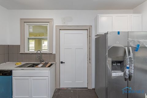 Tiny photo for 620 South Avenue, Toledo, OH 43609 (MLS # 6136673)