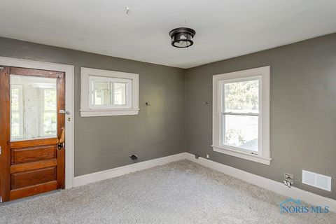 Tiny photo for 620 South Avenue, Toledo, OH 43609 (MLS # 6136673)