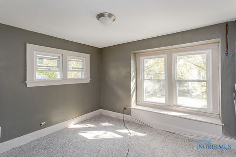 Tiny photo for 620 South Avenue, Toledo, OH 43609 (MLS # 6136673)