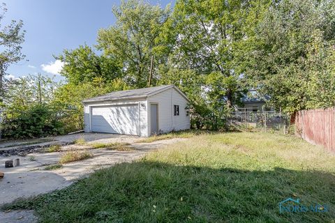 Tiny photo for 620 South Avenue, Toledo, OH 43609 (MLS # 6136673)