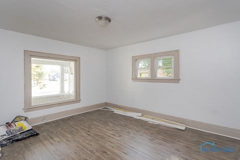 Tiny photo for 620 South Avenue, Toledo, OH 43609 (MLS # 6136673)