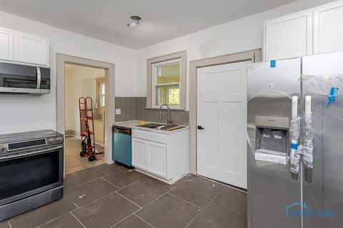 Tiny photo for 620 South Avenue, Toledo, OH 43609 (MLS # 6136673)