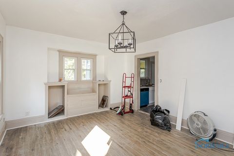 Tiny photo for 620 South Avenue, Toledo, OH 43609 (MLS # 6136673)