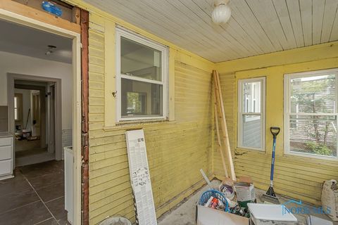 Tiny photo for 620 South Avenue, Toledo, OH 43609 (MLS # 6136673)