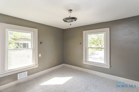 Tiny photo for 620 South Avenue, Toledo, OH 43609 (MLS # 6136673)