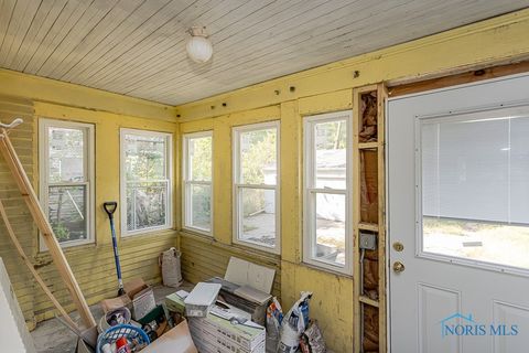 Tiny photo for 620 South Avenue, Toledo, OH 43609 (MLS # 6136673)