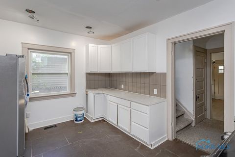 Tiny photo for 620 South Avenue, Toledo, OH 43609 (MLS # 6136673)