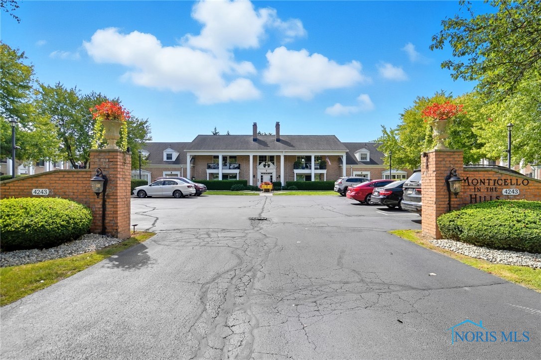 4243 W Bancroft Street 106E