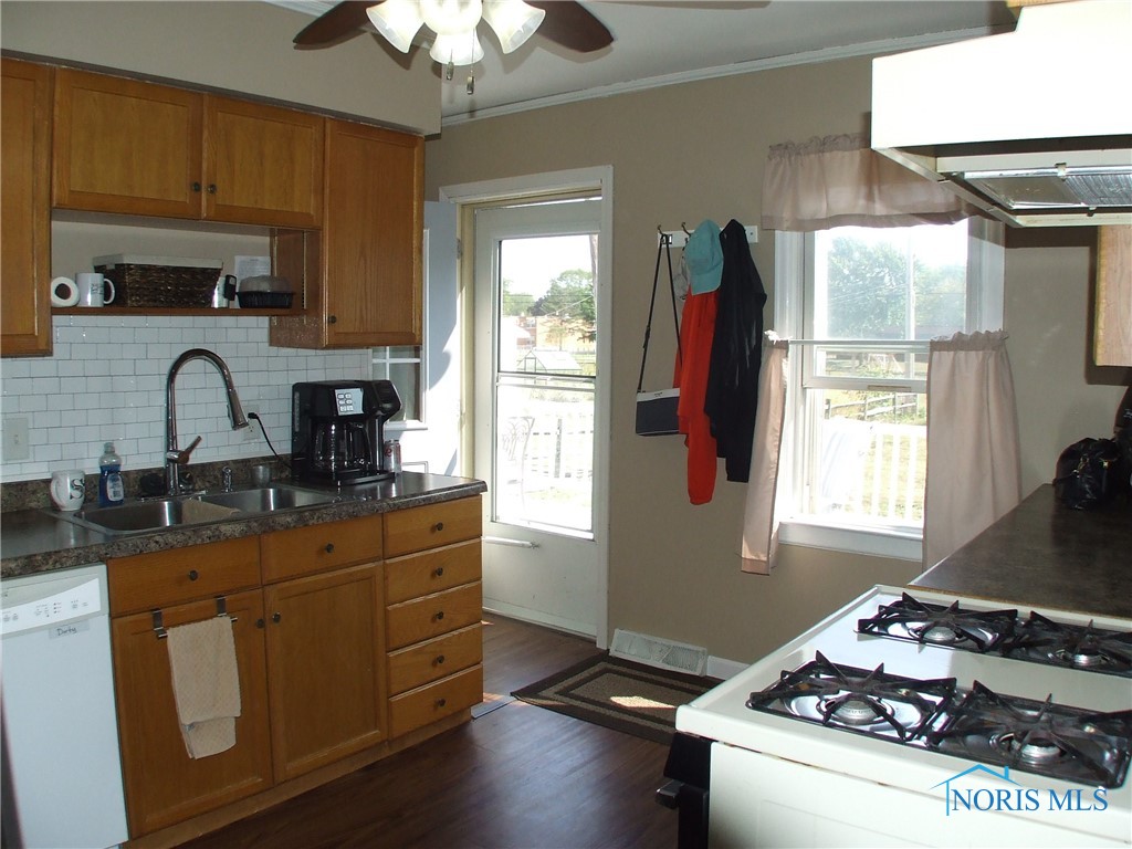 1144 Holgate Avenue, Maumee, Ohio image 7
