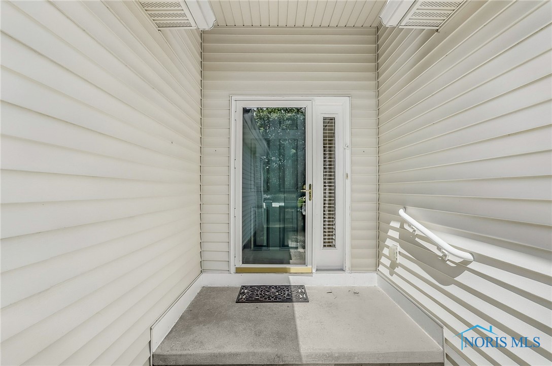 26347 W Wexford Drive, Perrysburg, Ohio image 4