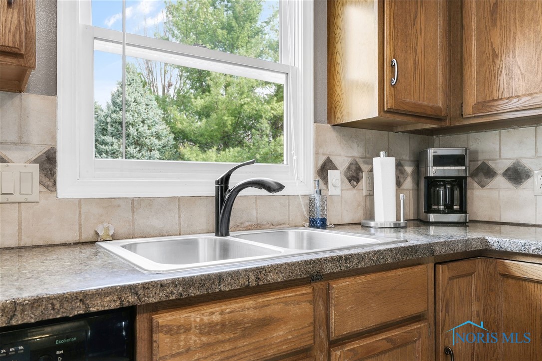 1605 Eaglecrest Road, Perrysburg, Ohio image 18