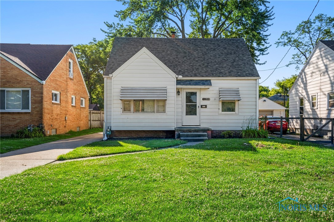 View Toledo, OH 43614 property