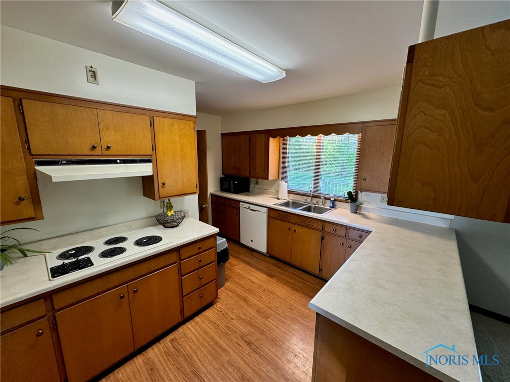 411 Oxford Drive, Bryan, Ohio image 8