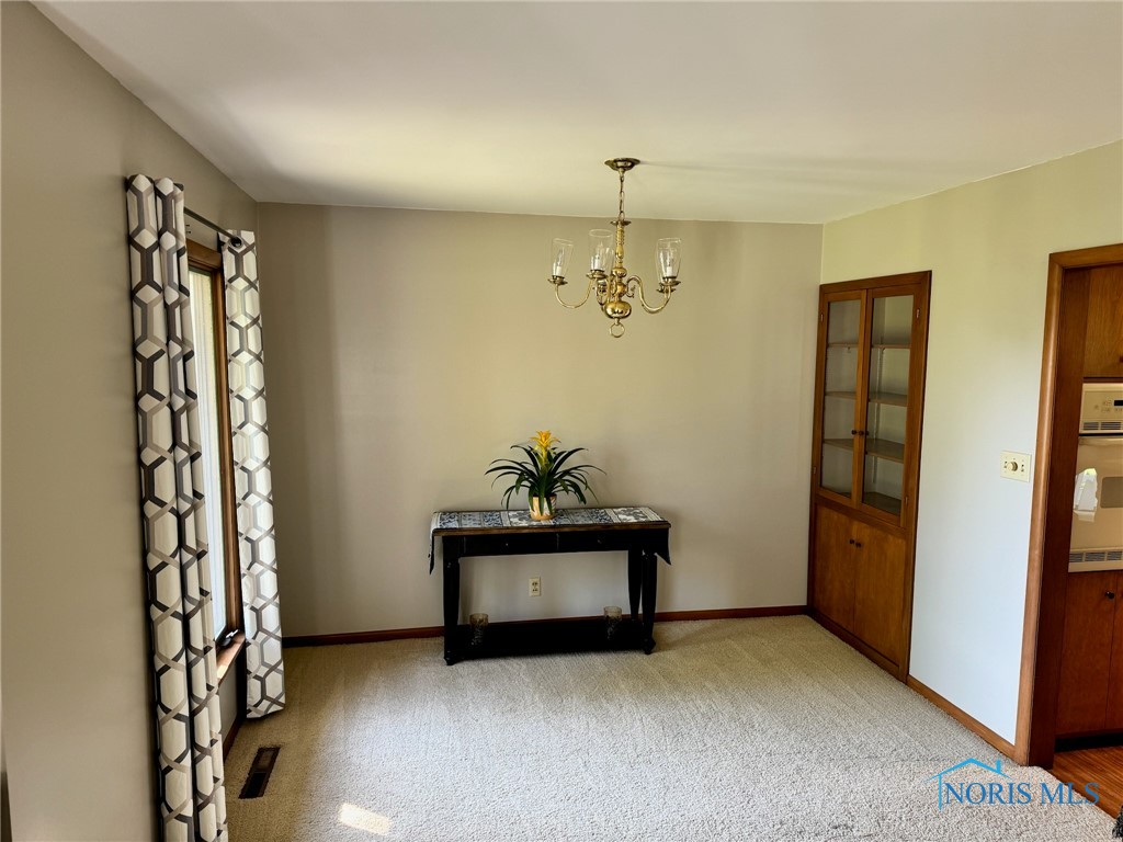 411 Oxford Drive, Bryan, Ohio image 5