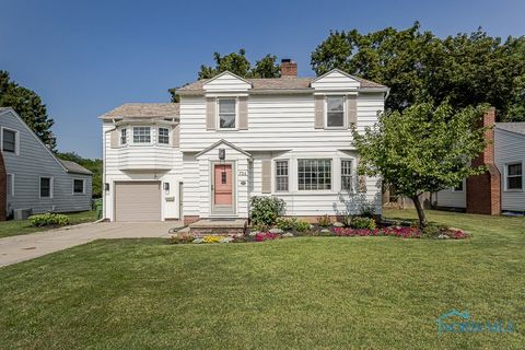 Photo of 724 Inwood Place, Maumee, OH 43537 (MLS # 6134164)