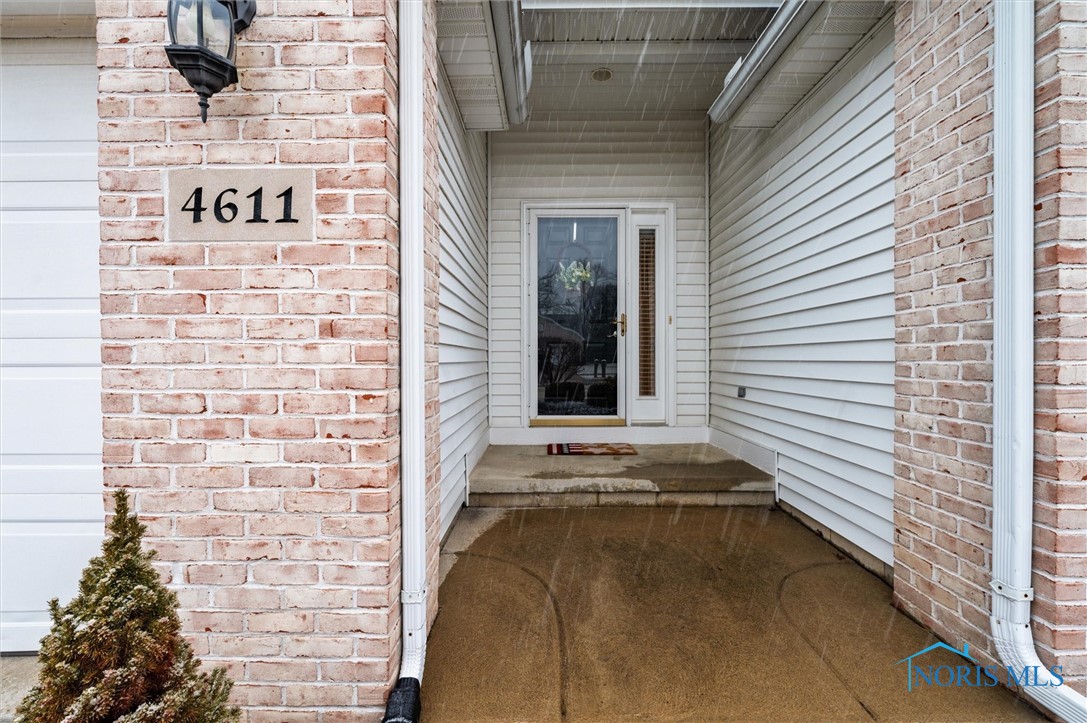 4611 W Blackstone Drive, Maumee, Ohio image 4