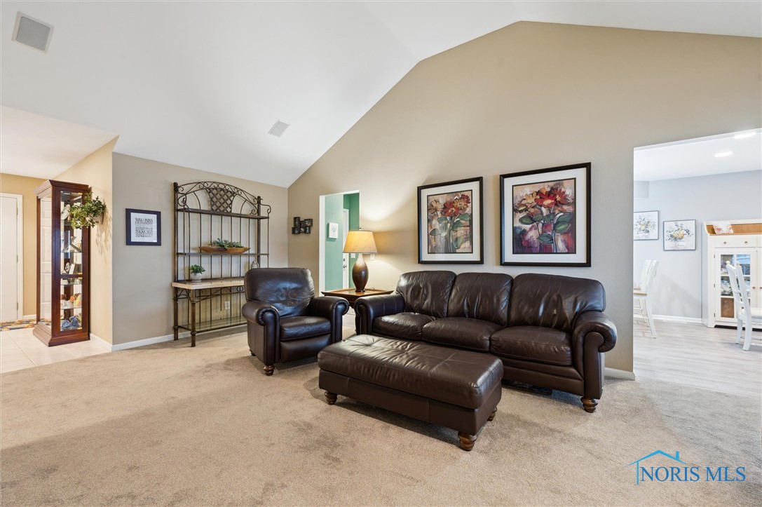 4611 W Blackstone Drive, Maumee, Ohio image 8