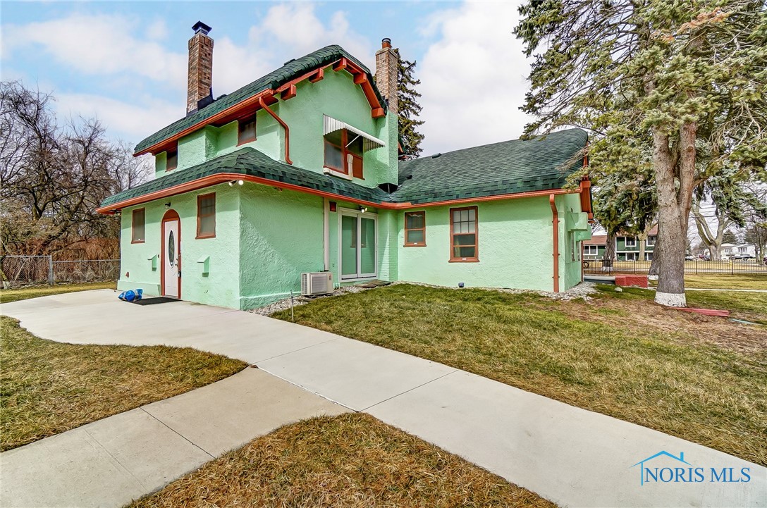 7149 Wales Road, Northwood, Ohio image 1