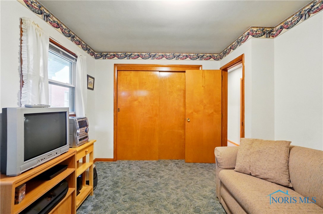1306 N Union Street, Fostoria, Ohio image 16