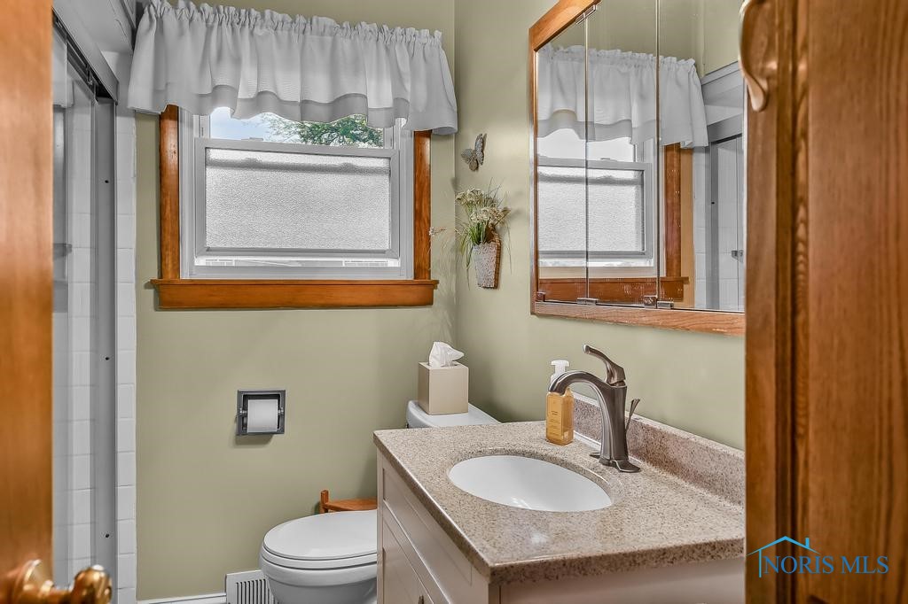 19016 W Orchard Drive, Elmore, Ohio image 26