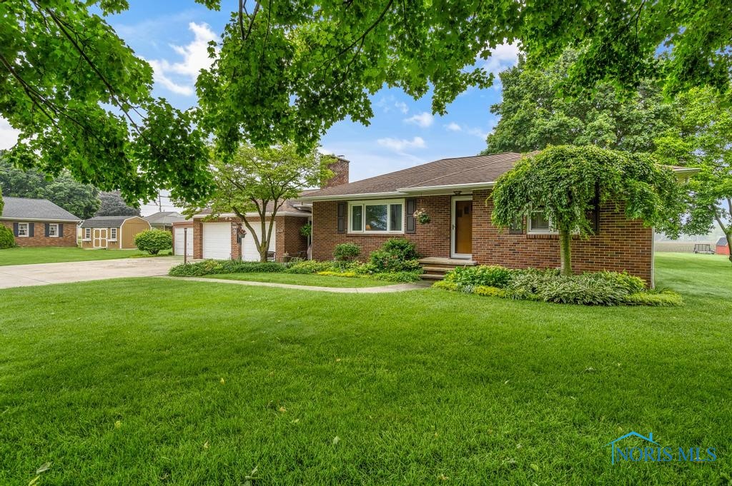 19016 W Orchard Drive, Elmore, Ohio image 2