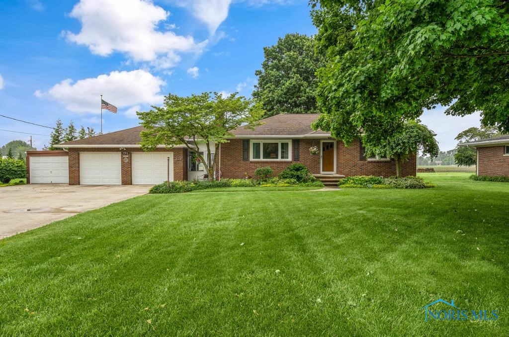 19016 W Orchard Drive, Elmore, Ohio image 1