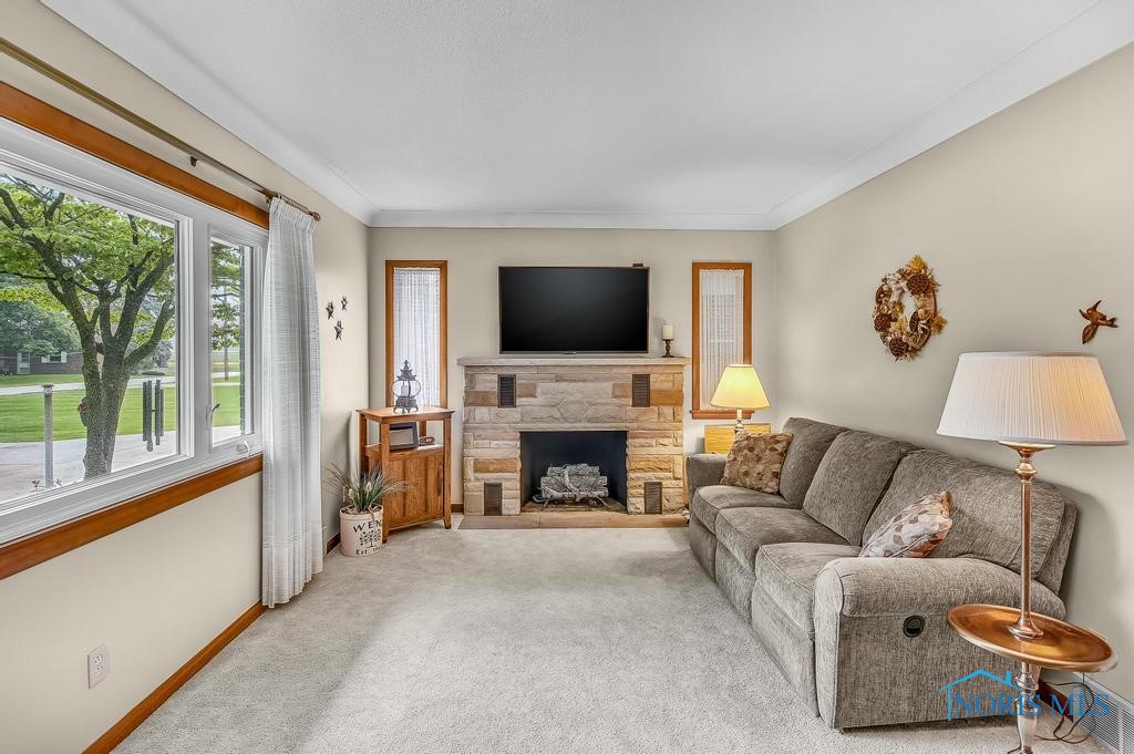 19016 W Orchard Drive, Elmore, Ohio image 9