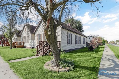 Tiny photo for 119 N Main Street, Walbridge, OH 43465 (MLS # 6136319)