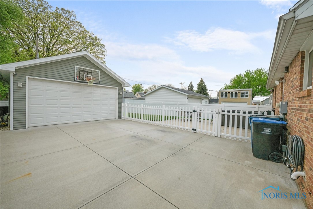 1636 Norcross Drive, Oregon, Ohio image 28