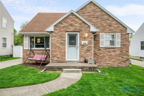 1636 Norcross Drive Oregon OH 43616