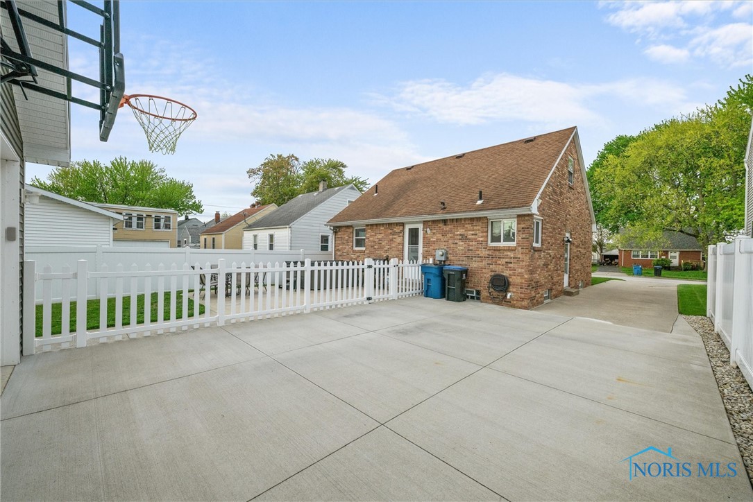 1636 Norcross Drive, Oregon, Ohio image 27
