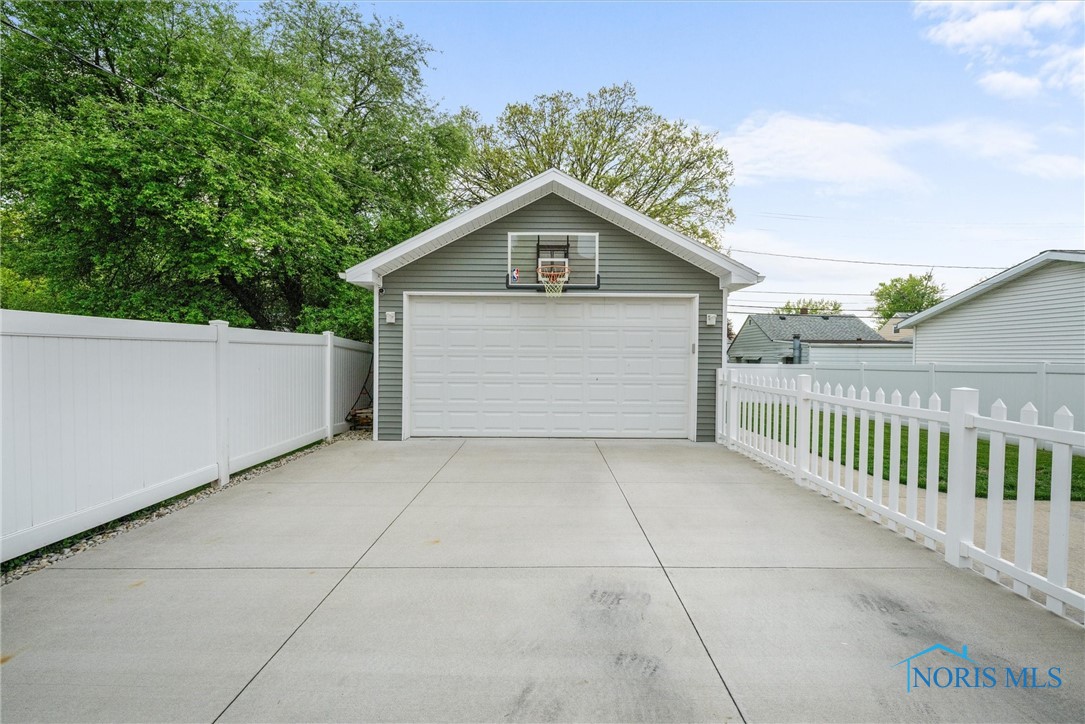 1636 Norcross Drive, Oregon, Ohio image 31