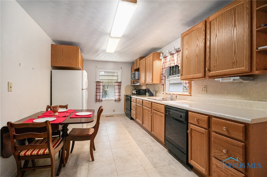 910 S Cherry Street, Bryan, Ohio image 6