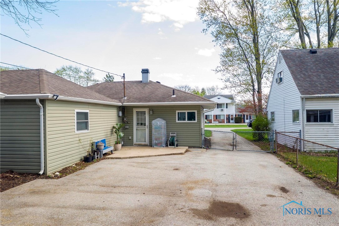 555 W 9th Street, Perrysburg, Ohio image 6