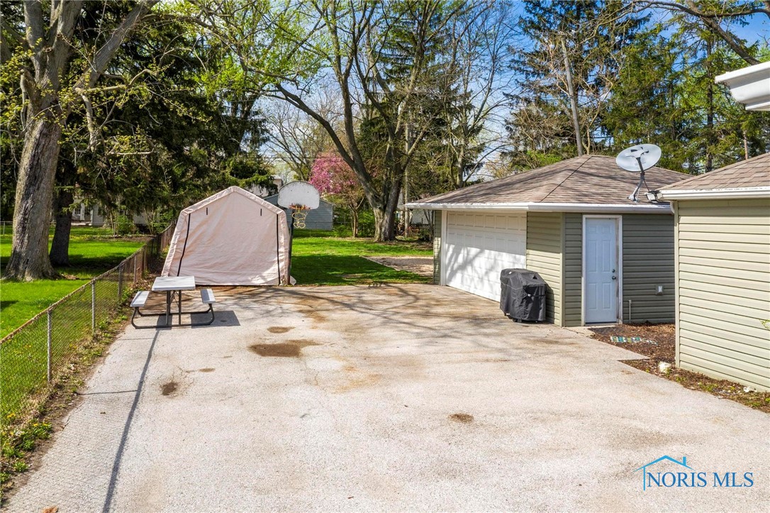 555 W 9th Street, Perrysburg, Ohio image 3