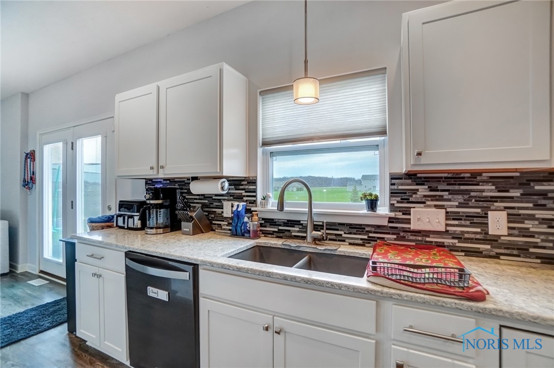 12825 Chickory Drive, Van Buren, Ohio image 11