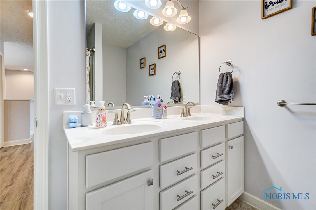 12825 Chickory Drive, Van Buren, Ohio image 22