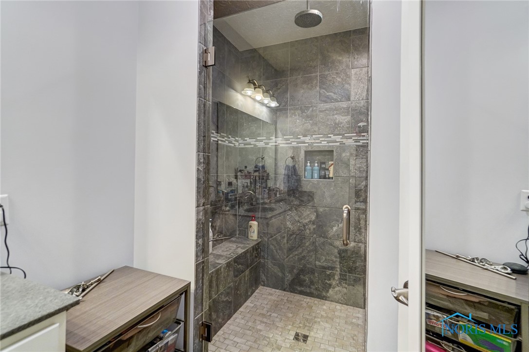 12825 Chickory Drive, Van Buren, Ohio image 16
