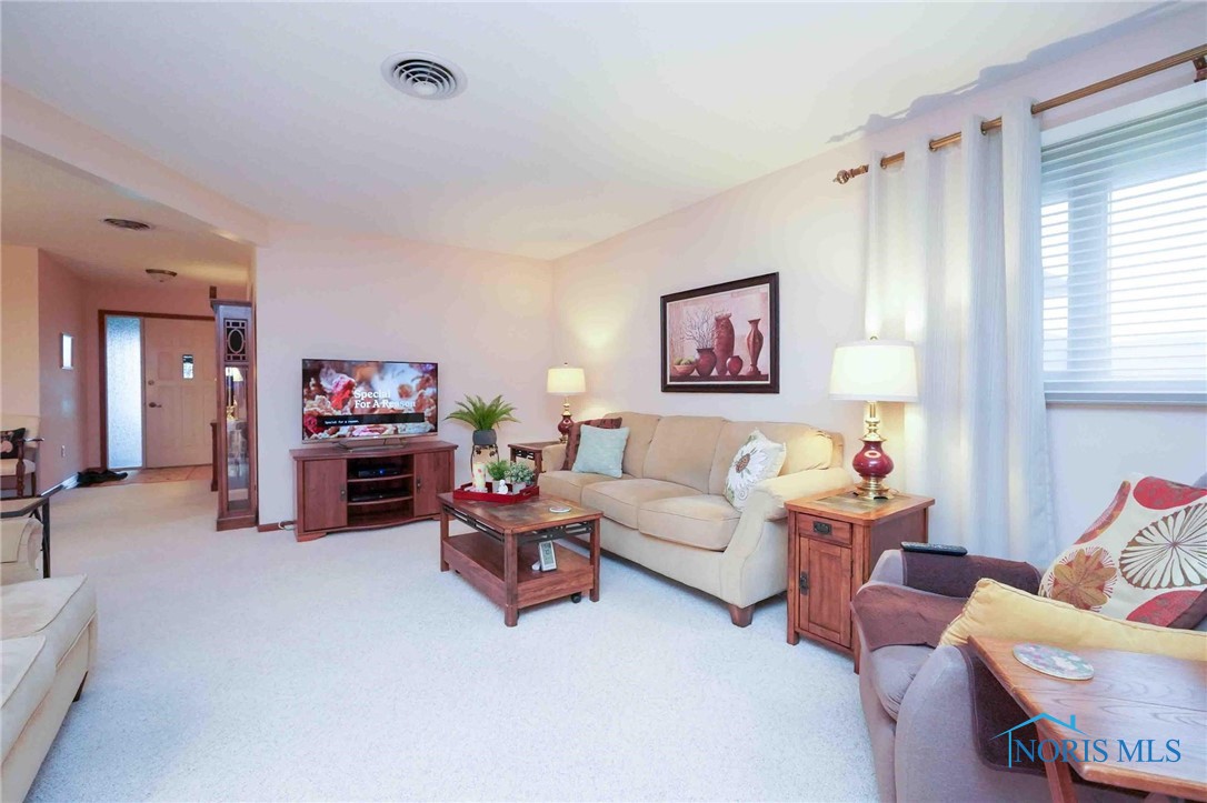 2025 Bluestone Drive #U2, Findlay, Ohio image 4