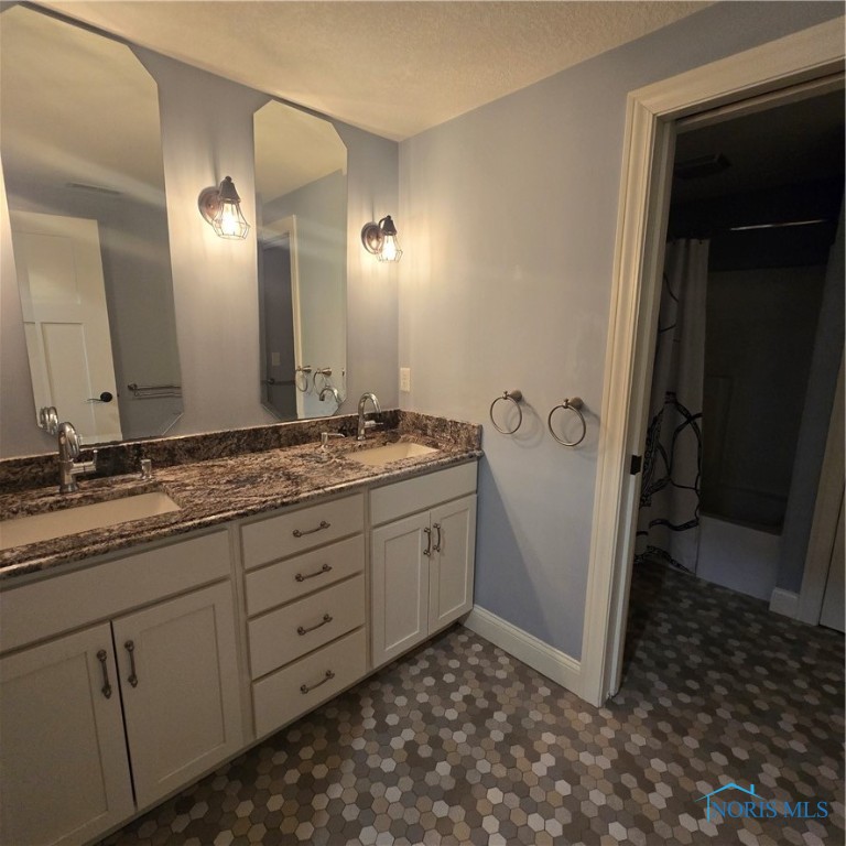 12535 S River Road, Grand Rapids, Ohio image 22